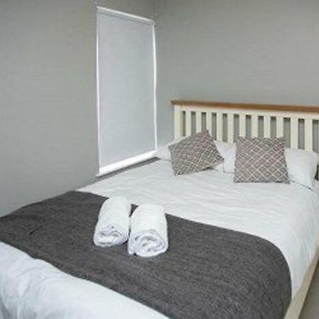 Amazing 3 Bedroom Home, Prime Bt1 Postcode And City Centre Location 벨파스트 외부 사진