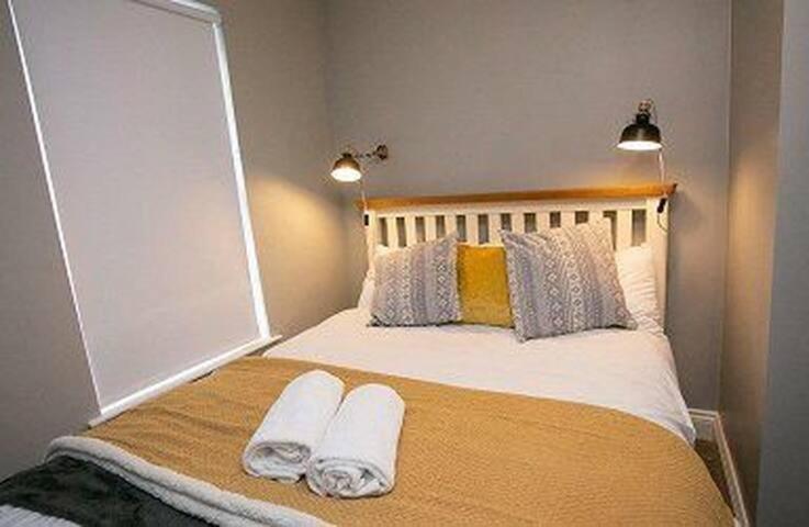 Amazing 3 Bedroom Home, Prime Bt1 Postcode And City Centre Location 벨파스트 외부 사진